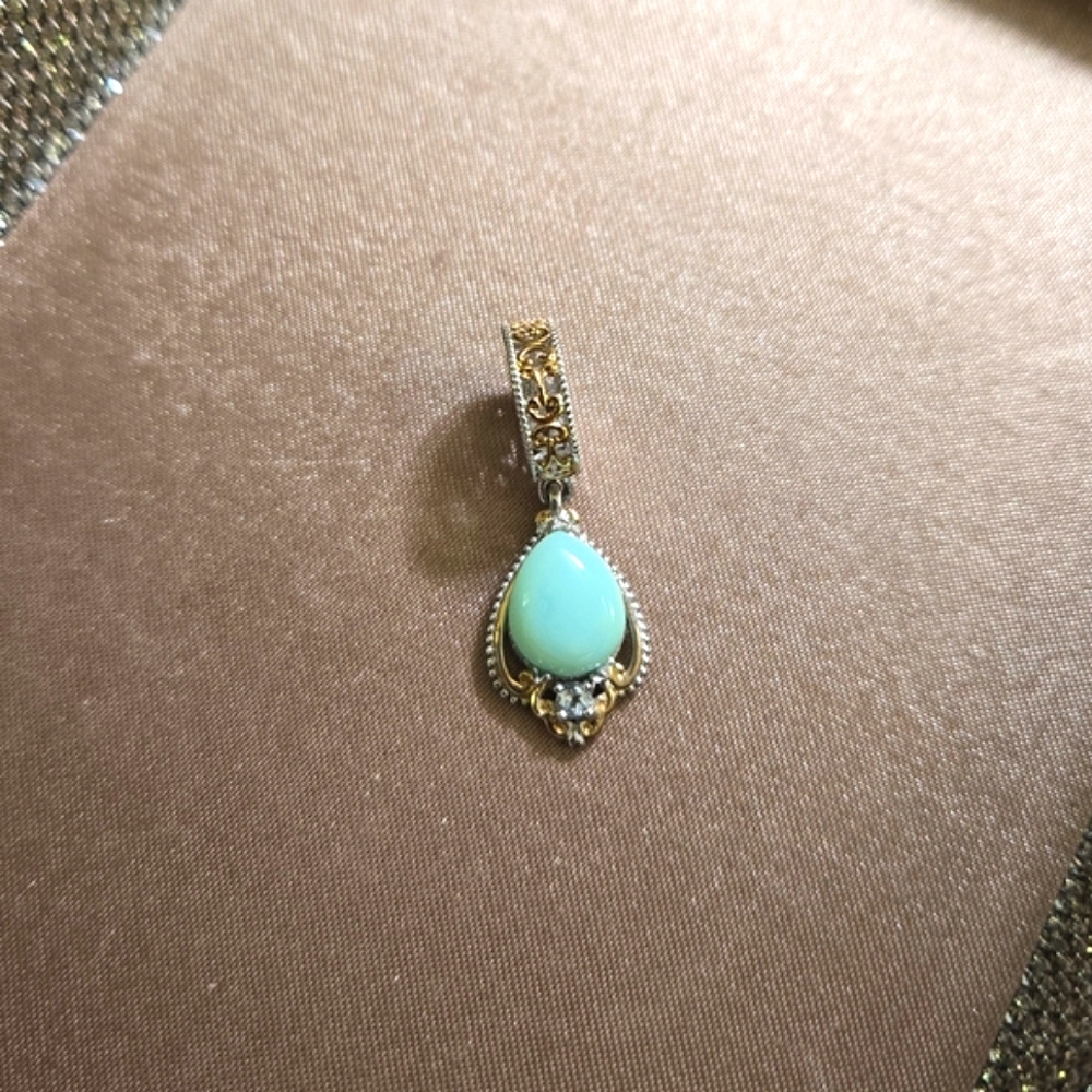 Gems En Vogue Two-Tone Dangle Charm